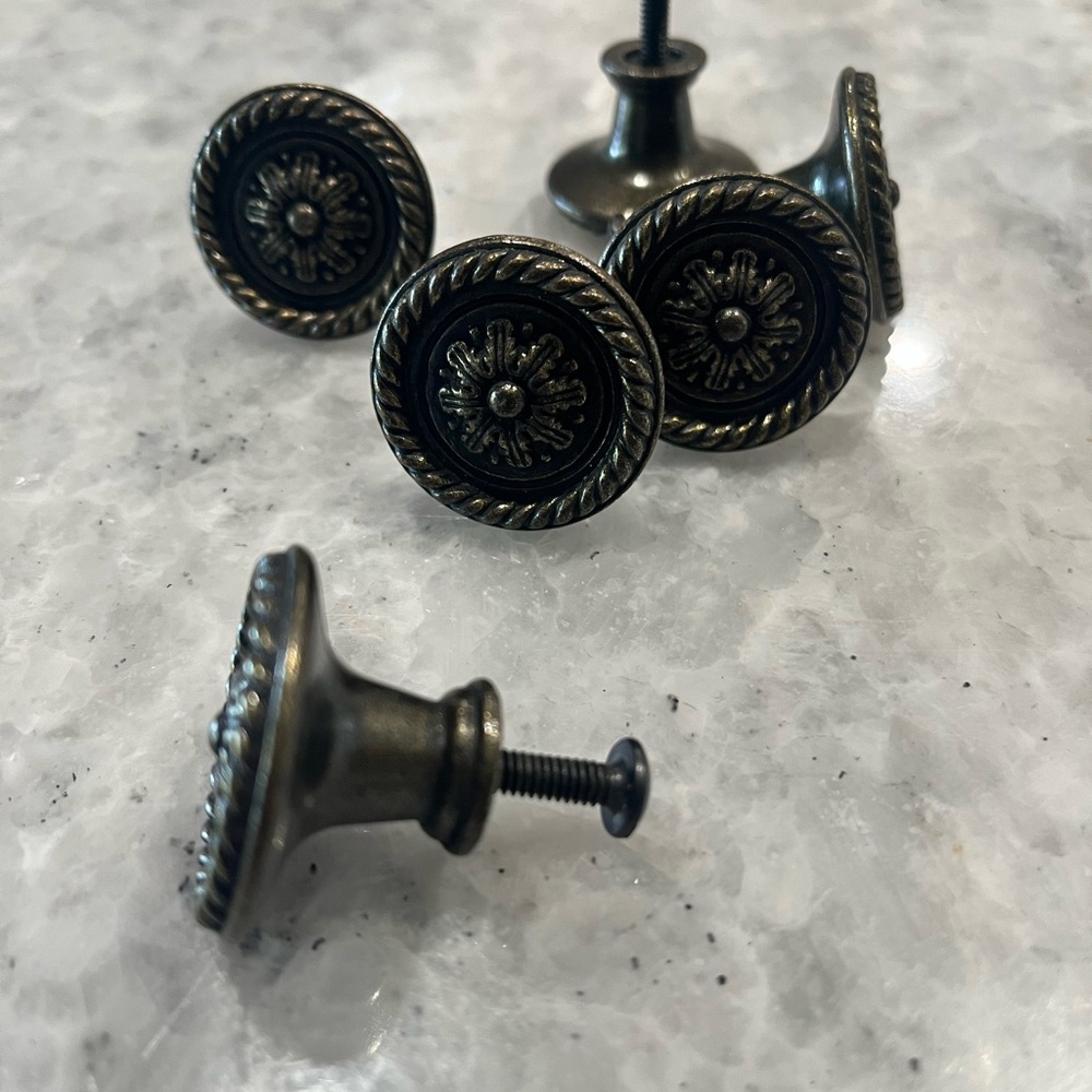 Antique-style Drawer Knobs